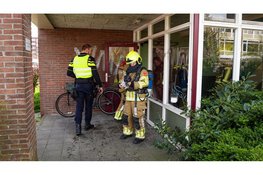 Brand onder trap van flat in Hoorn