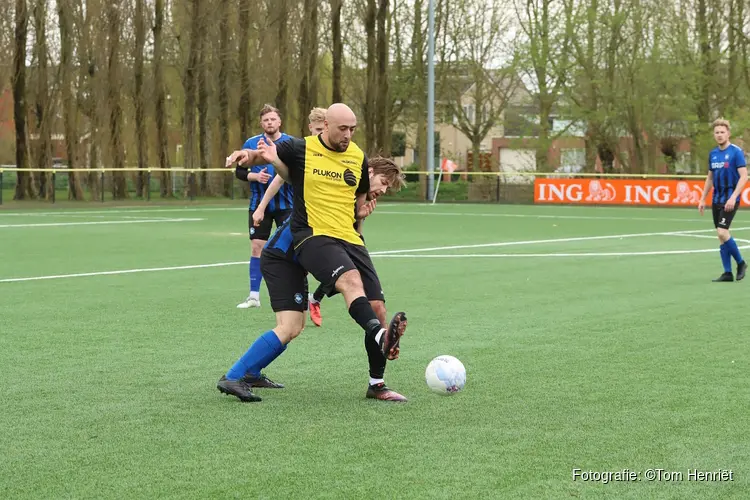 De Blokkers speelt gelijk in doelpuntrijk duel