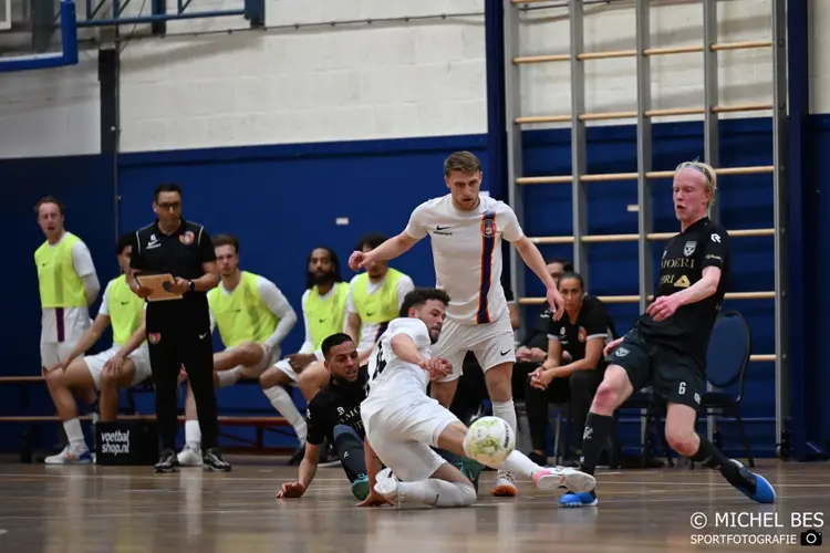 HV Hoorn zet flinke stap richting play-offs na ruime zege op Futsal Groningen