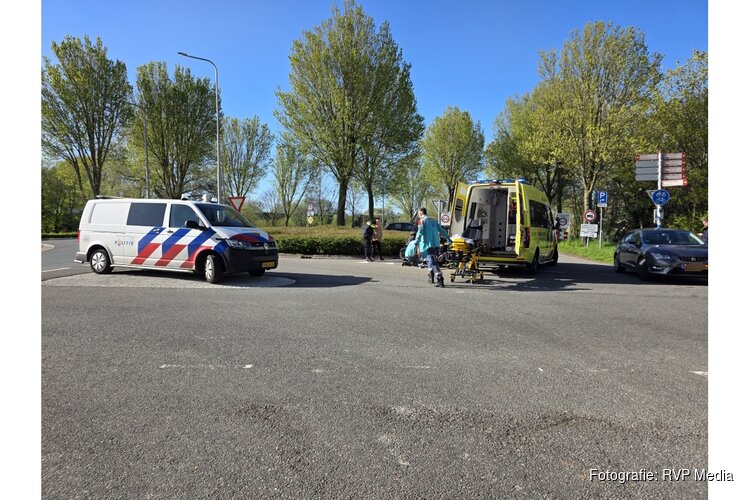 Wielrenner gewond na aanrijding met auto in Scharwoude