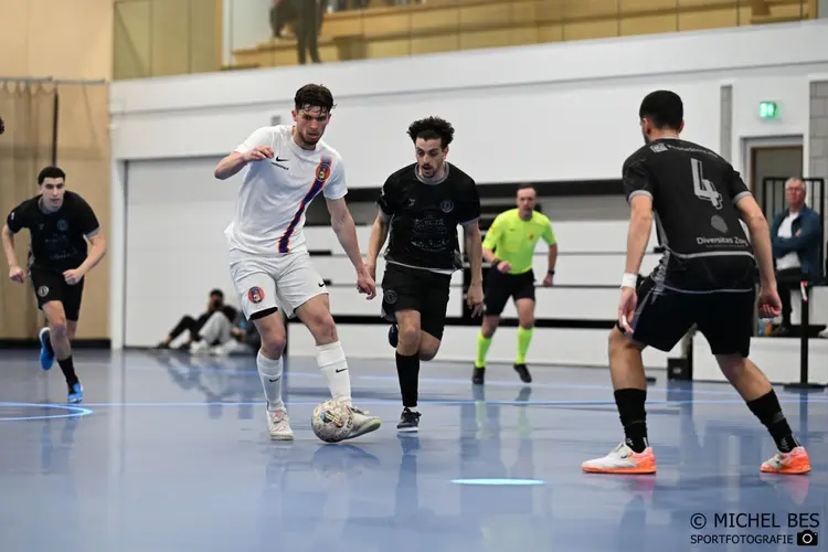 HV Hoorn knokt zich op karakter naar punt in Amsterdam