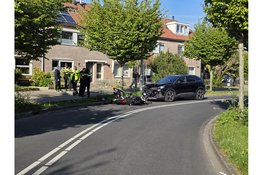 Motorrijder slaat op de vlucht na frontale botsing, maar wordt later alsnog aangetroffen