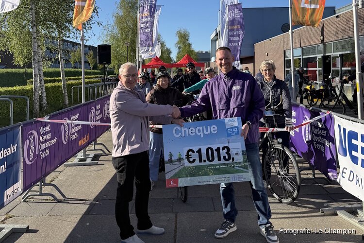 Eerste fietsdag Fiets4Daagse Hoorn feestelijk afgetrapt