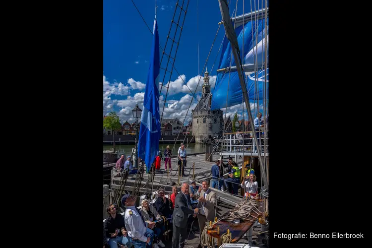 Blauwe vlag wappert weer in Hoornse havens