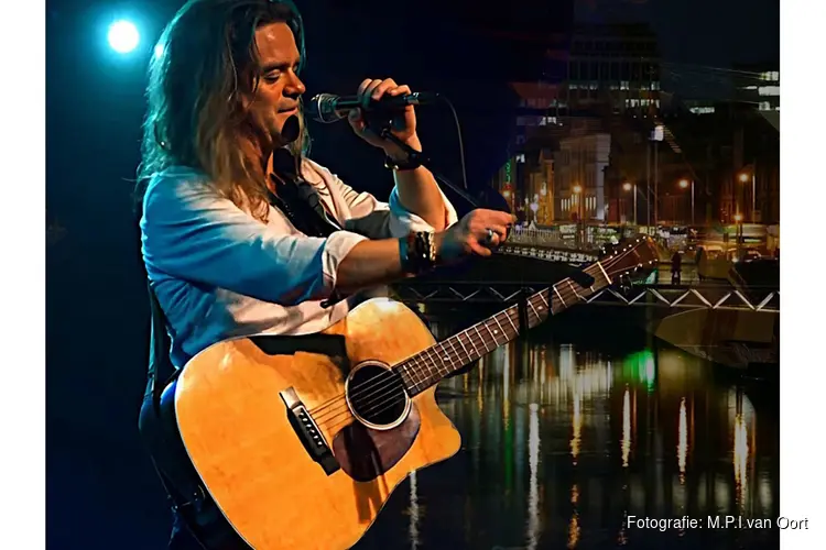 Rockpoëet Frank Blueka eert Ierse invloeden in Hoorn