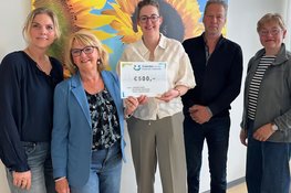 Bedside Singers West-Friesland ontvangen donatie van Vrienden van Dijklander Ziekenhuis in Hoorn