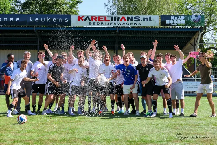 Iedereen tevreden na remise: Always Forward pakt periodetitel en HSV is kampioen