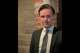 Maarten Wilmink bespeelt het Maarschalkerweerd-orgel in de Hoornse Koepelkerk