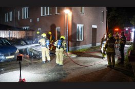 Auto compleet verwoest door brand in Hoorn
