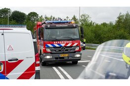 Auto vliegt over de kop op afrit A7, tiental automobilisten bekeurd voor negeren rood kruis