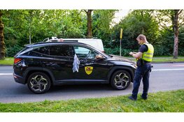 Twee gewonden nadat fatbike tegen auto aan botst