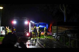 Blikseminslag zorgt voor felle brand in bungalowwoning in Venhuizen