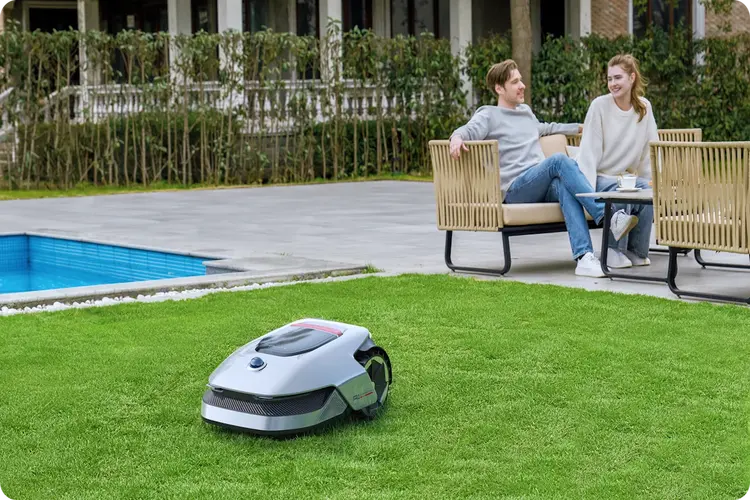 Van Handmatig Werk Naar Slimme Automatisering: De Toekomst Van Gazononderhoud