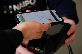 Toerisme en horeca in historisch Hoorn: de voordelen van contactloos en mobiel betalen voor snelle service op het terras of in de haven
