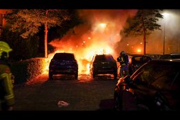 Twee auto’s door brand verwoest in Hoorn