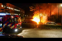 Twee auto’s door brand verwoest in Hoorn