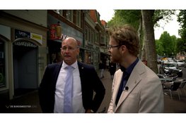 'De Burgemeester' keert terug naar Hoorn voor persoonlijk gesprek met Jan Nieuwenburg