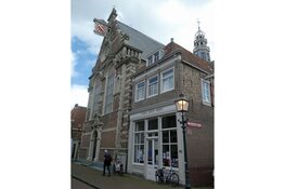 Contrabas en vleugel: een opmerkelijk duo in de kerk!
