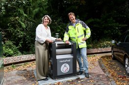 Ondergrondse afvalcontainers in binnenstad Hoorn in gebruik