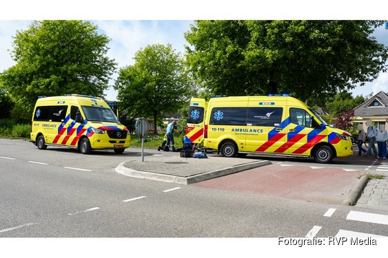 Jongen op fiets zwaargewond na aanrijding met auto in Hoorn