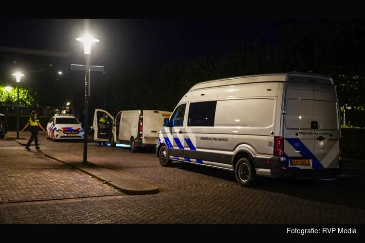 Politie treft zwaar vuurwerk aan in bestelbus. EOD zorgt voor ontploffing in Julianapark