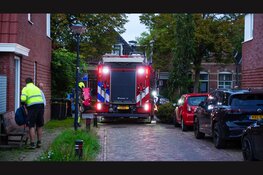Scooter vliegt in brand in achtertuin in Hoorn