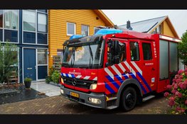 Brand onder overkapping in Hoorn snel onder controle