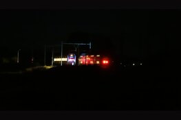 Grootschalige inzet hulpdiensten na vermoedelijke aanrijding op spoor bij Oudendijk