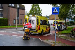Twee gewonden na botsing tussen auto's op kruising De Weel in Hoorn