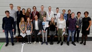 Topsporters gehuldigd