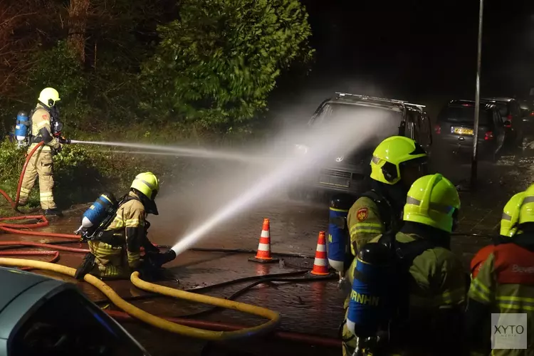 Wijk ontruimd na brand in busje