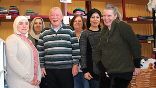 De kledingbank achter de vodden