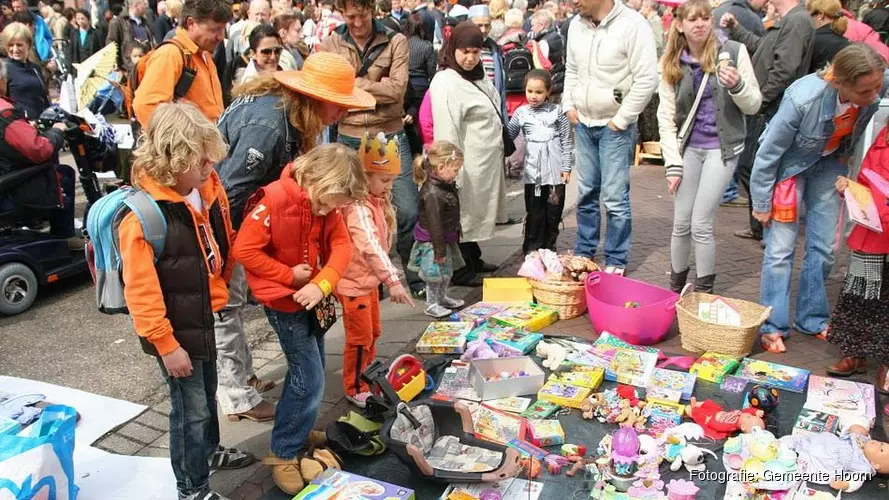 Vier Koningsdag in Hoorn, Blokker en Zwaag