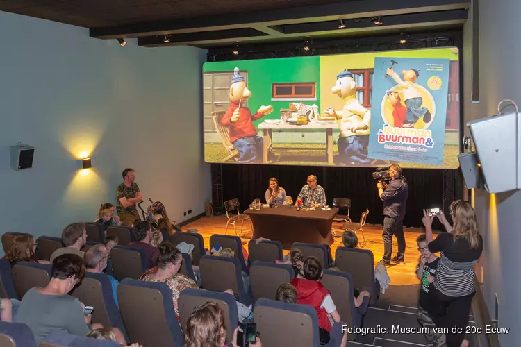 Kinderpersconferentie in museum succes