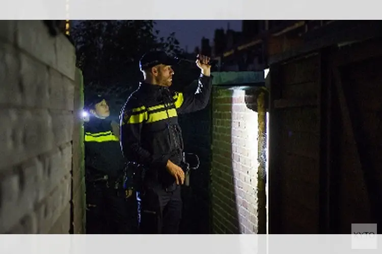 Man valt bewoners aan