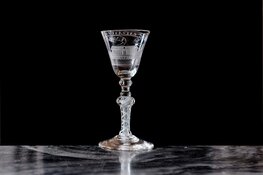 Westfries Museum krijgt zeldzame collectie glazen geschonken