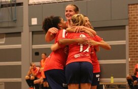 Klinkende zege Hovocubo vrouwen bij competitiestart